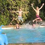 Le Dolium Parque de Campismo 4*