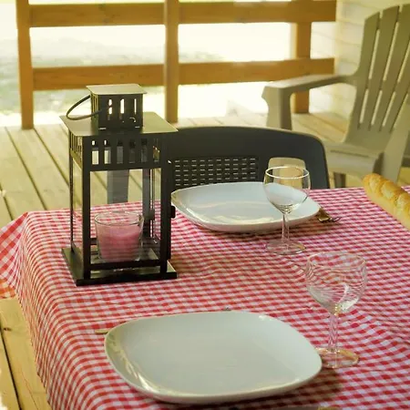 Campingplatz Le Dolium Laudun