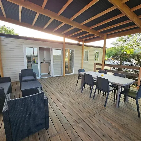 Campsite Camping Le Dolium 4*