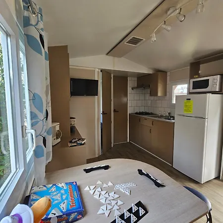 Camping Le Dolium Campsite Laudun