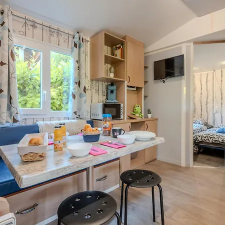 Camping Le Dolium 4* Laudun