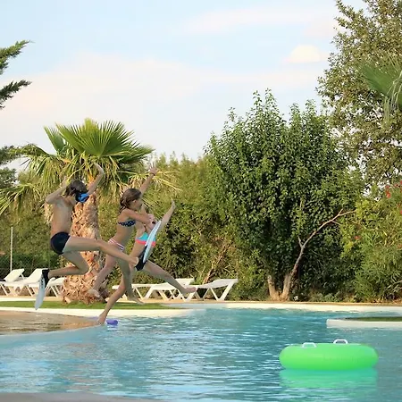 Camping Le Dolium Campsite Laudun