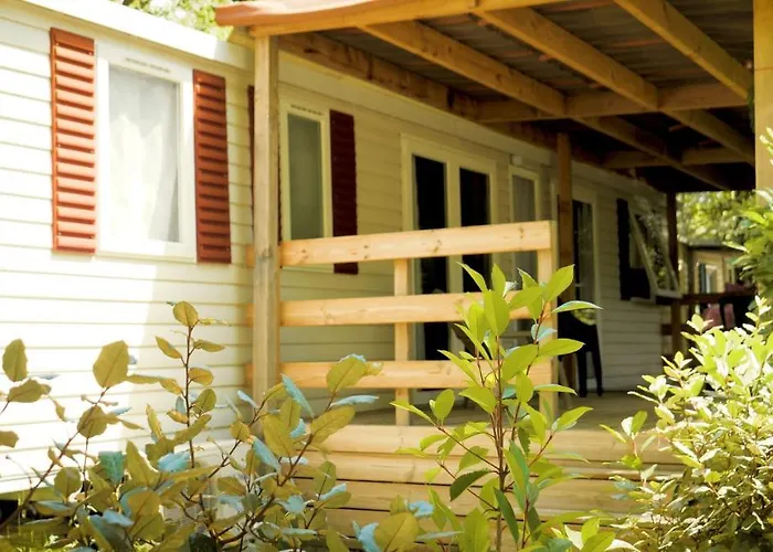 Le Dolium مكان تخييم 4*