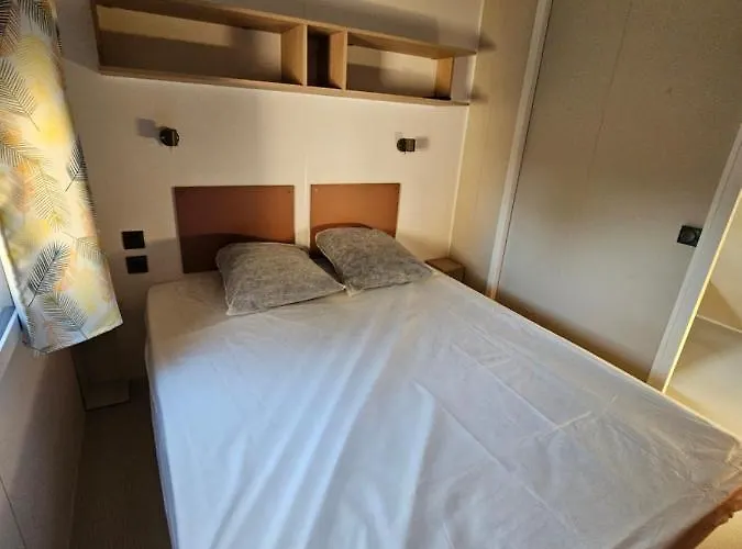 Le Dolium مكان تخييم 4*