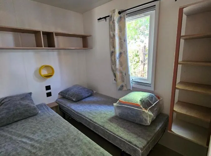 مكان تخييم Le Dolium Laudun