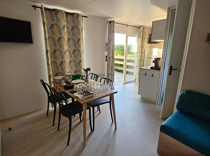 مكان تخييم Le Dolium 4*