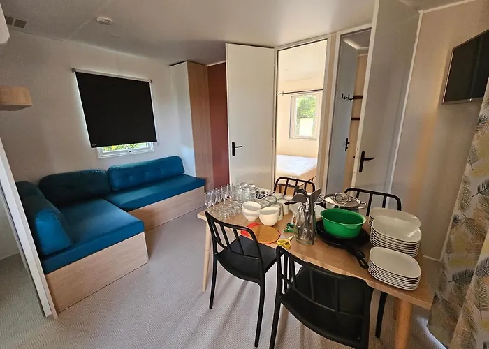 مكان تخييم Le Dolium