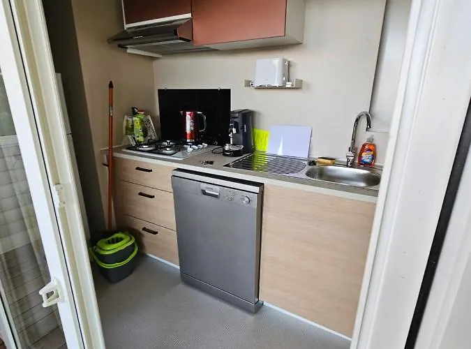 مكان تخييم Le Dolium 4*