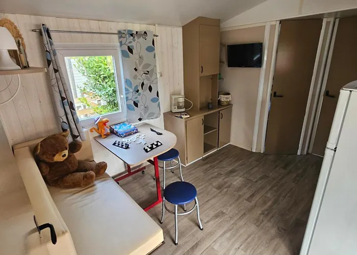 مكان تخييم Le Dolium 4*